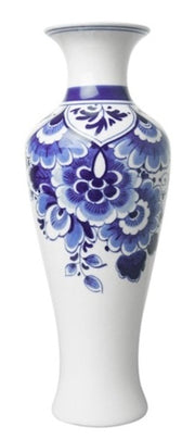Fleurs en vase élancé